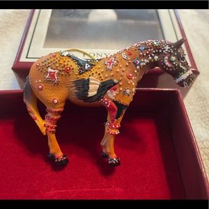 Trail of painted ponies Ghost Horse brooch pin - 12403